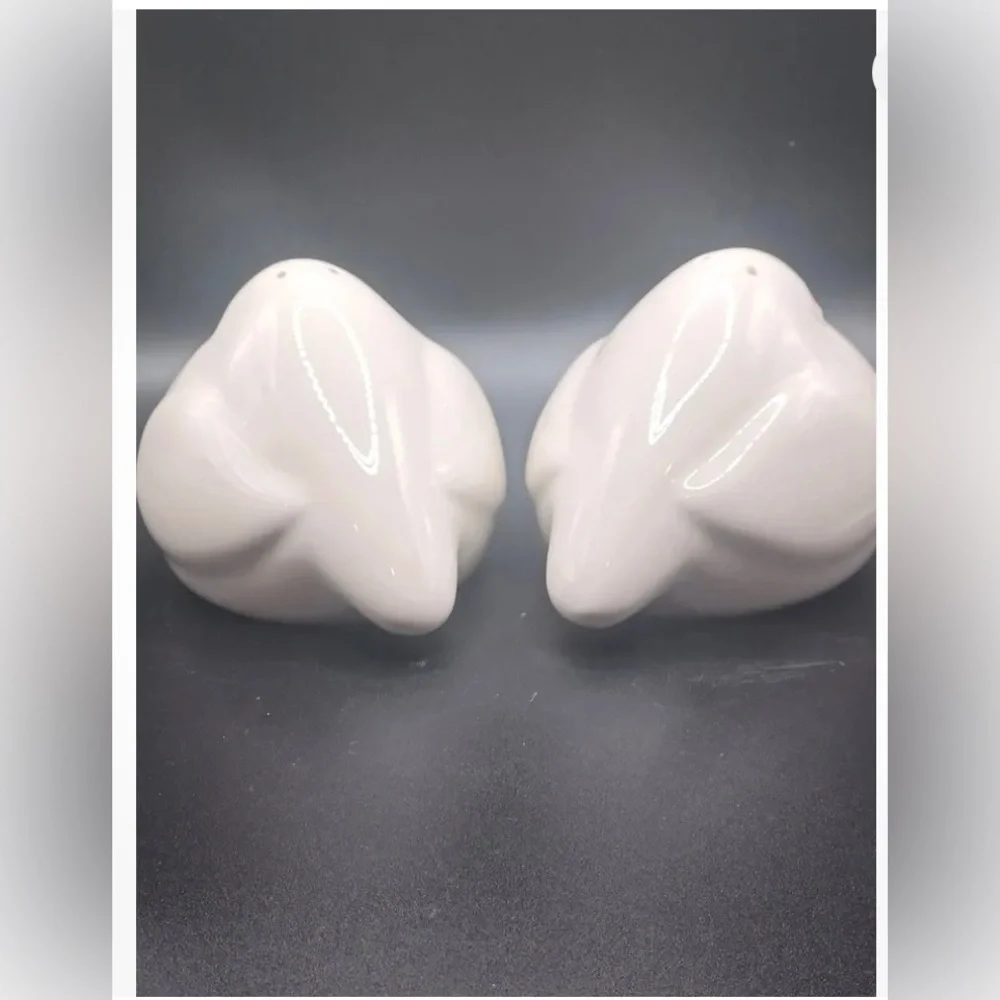 Crate&Barrel Birdie Salt & Pepper shakers
